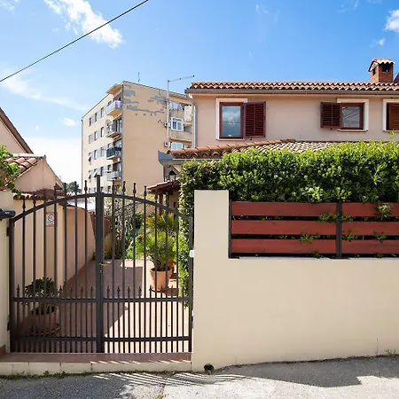 Apartment Near Centre Pula